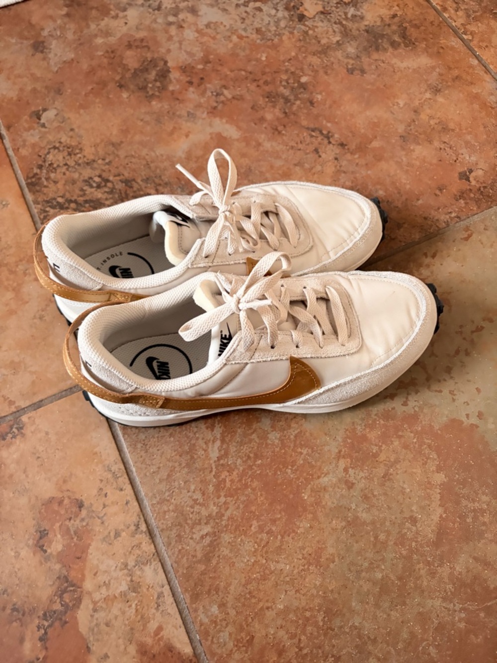 Nike Women's Cream Sneakers with Gold Swoosh